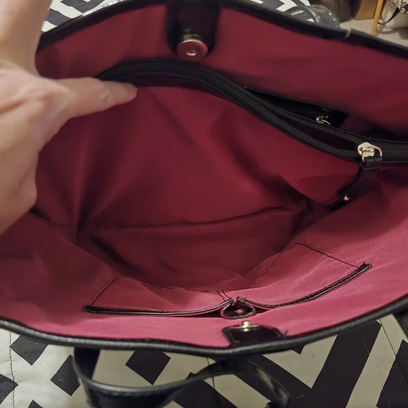 Nine West Elegant Snakeskin Pattern Tote Bag Set with Matching Coin Purse - Picture 8 of 10